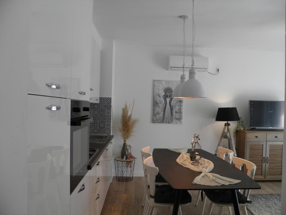 Apartments Marta 1 ザダル エクステリア 写真