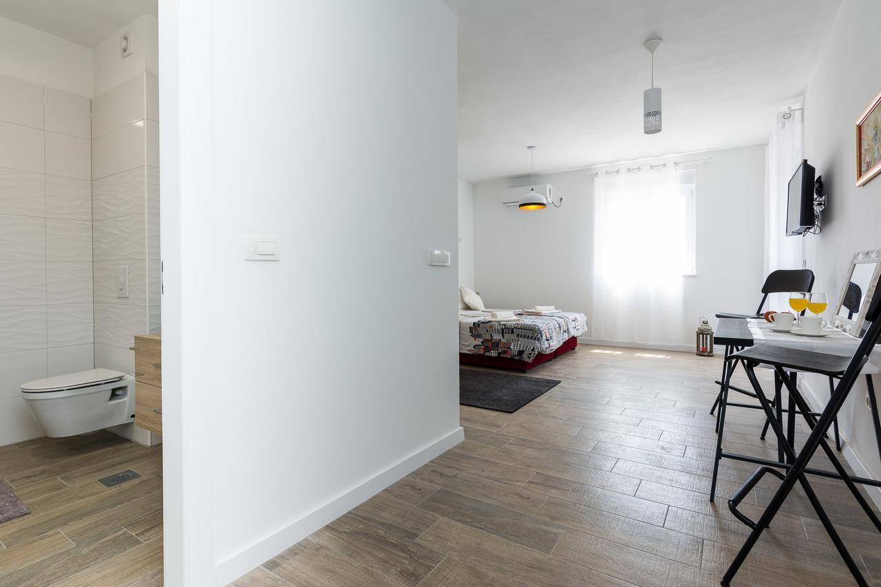 Apartments Marta 1 ザダル エクステリア 写真